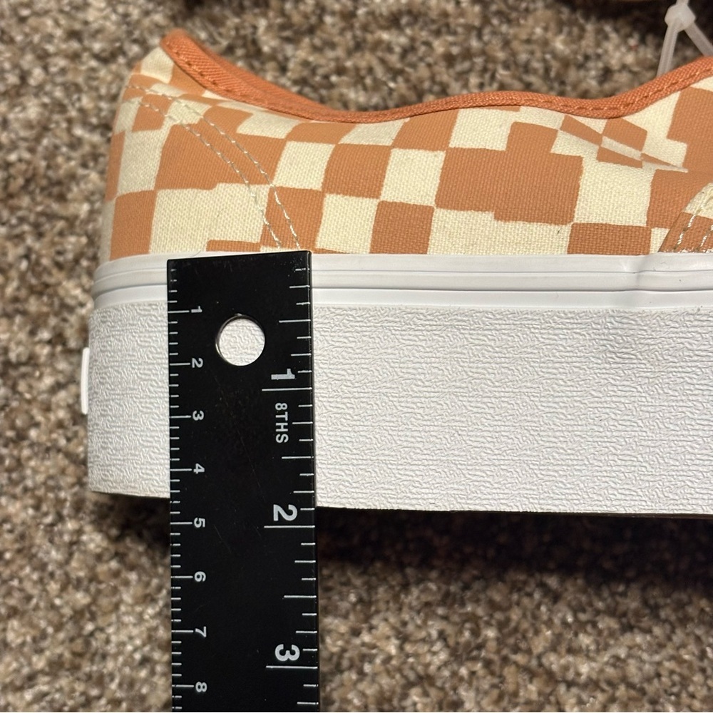 Vans Women’s size 11.5 Orange and Cream Geometric Platform - Picture 9 of 9